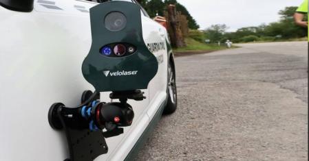 Un radar móvil Velolaser, instalado en un vehículo de la Guardia Civil