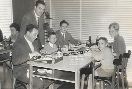 Comida en el self service Tobogán.