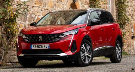 El Peugeot 5008 tiene unas dimensiones de 4,64 metros de longitud por 1,84 metros de ancho y 1,64 metros de alto