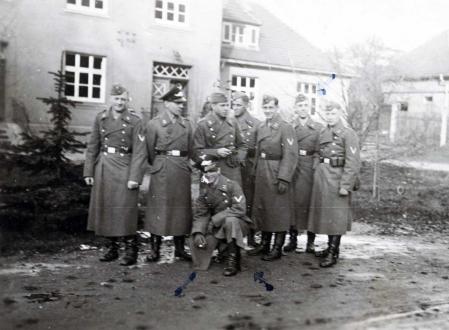 Soldados alemanes fotografiados por el divisionario Ángel Rico Escudero.