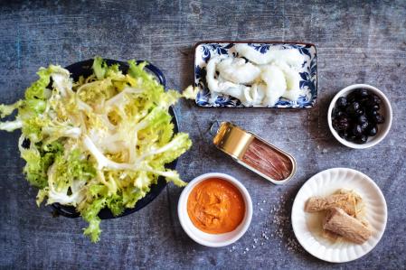 Ingredientes para la ensalada xató