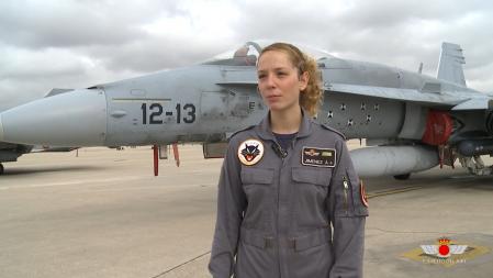 Elena Jiménez fue una de las protagonistas del vídeo homenaje del Ejército del Aire a las mujeres, coincidiendo con el 25 aniversario de la entrada de la primera mujer en las Fuerzas Armadas.