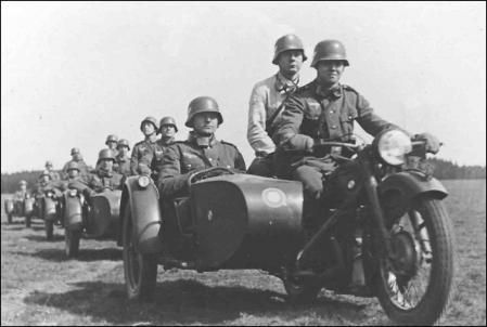 Los militares utilizaron motos con sidecar durante los conflictos bélicos 