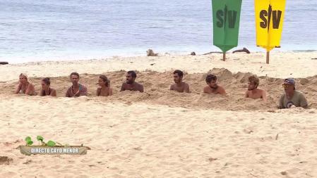 Los concursantes de 'Supervivientes 2022', enterrados en la arena