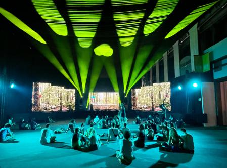 El público del Sónar+D espera la intervención de la artista Sougwen Chung