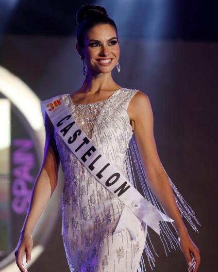 Paula es una joven de 26 años licenciada en medicina