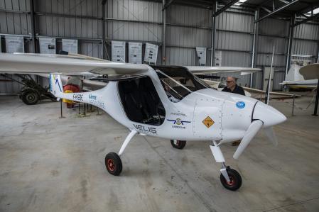 22 / 06 - 2022 / Sabadell / Primer vol d'un avió elèctric a Espanya / Foto: Llibert Teixidó