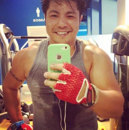 Óscar ha trabajado en numerosas obras de teatro.