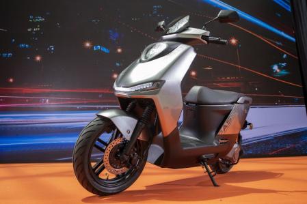 V-FLY F-200, el nuevo buque insignia de Yadea