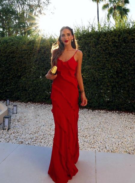 Rocío Osorno, ha causado una revolución con un vestido rojo de gasa de Mango.