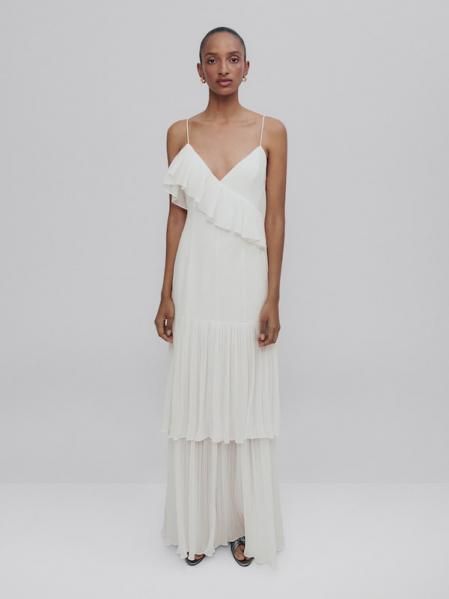 Vestido con volantes, de Massimo Dutti.