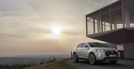 El lanzamiento incluye una edición limitada denominada La Première, combinada con la versión E-Tense 4x4 360&nbsp;