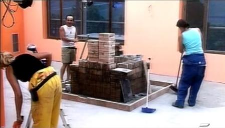 Los concursantes debían construir su propia casa.