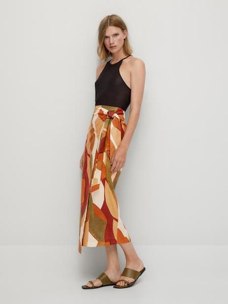 Falda estilo pareo estampada en algodón y lino.