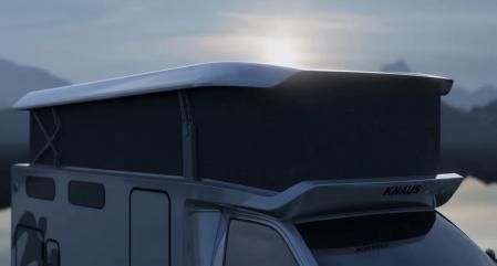 Así es el práctico hogar rodante mitad autocaravana, mitad cámper.