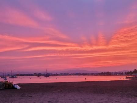 Atardecer de fuego en Roses.