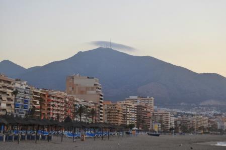 Nube lenticular en la sierra de Mijas.