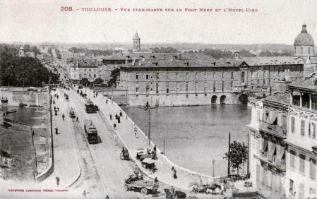 El Hôtel-Dieu, en la desembocadura del Pont-Neuf, en la década de 1920.