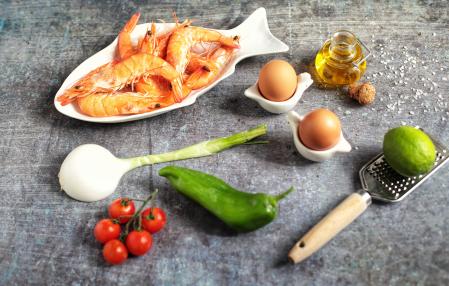 Ingredientes del salpicón de langostinos