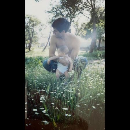 Quim Gutiérrez con su pequeño Bru