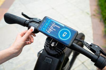 La Reevo se desbloquea mediante la huella digital del usuario&nbsp;