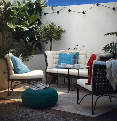 Conjunto JUTHOLMEN con sofá, sillones y mesita