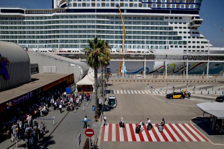 Una de las terminales del muelle de Adossat
