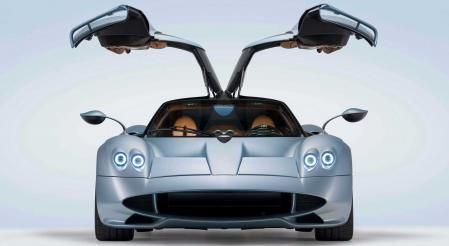 Pagani Huayra Codalunga, pasado y futuro se dan la mano en este nuevo y exclusivo hiperdeportivo.