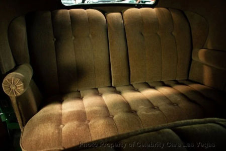 La banqueta trasera está bien mullida y cuenta con unos trabajados apoyabrazos 