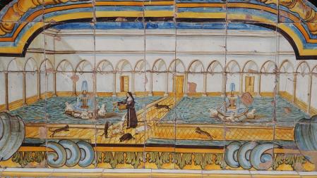 Detalle de una de las escenas de mayólica.