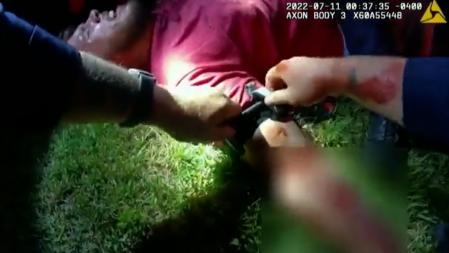 Boistic siendo atendido tras el incendio en Lafayette, Indiana (EE.UU.)