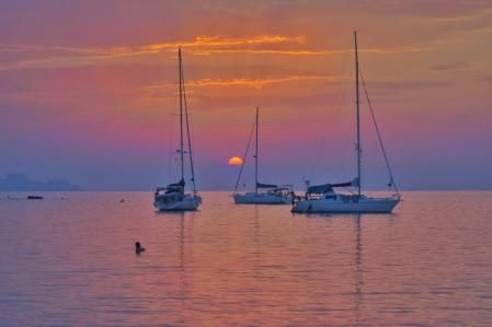 Amanecer con brumas en Fuengirola.