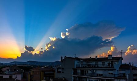 Rayos crepusculares en Vic.