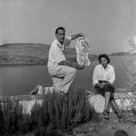Salvador Dalí yi Gala. Portlligat,1957