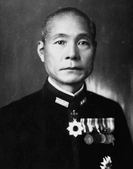 El vicealmirante japonés Gunichi Mikawa