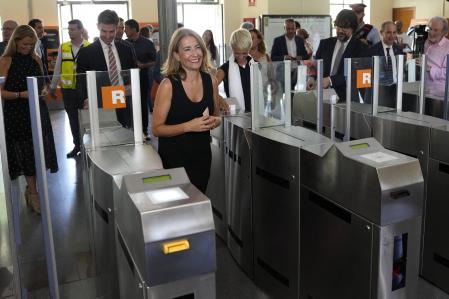 Raquel Sánchez, ministra de Transportes, durante una visita a Molins de Rei (Barcelona)