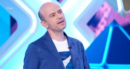 Jandro también se une a su compañera Mapi y no dudó en reírse de uno de los invitados