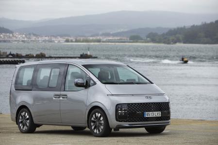 Hyundai Staria 