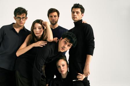 Protagonistas de la serie Alma