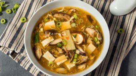 Conocer la gastronomía local es importante para la salud del viajero