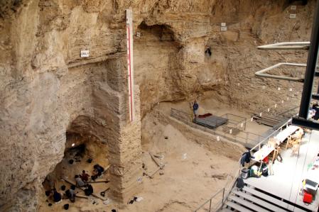 Vista general de l'Abric Romaní