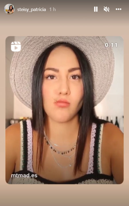 Steisy se convertía en 'granjera' para anunciar su fichaje en el nuevo reality de Mediaset.