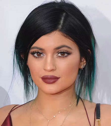 Semi recogido de Kylie Jenner