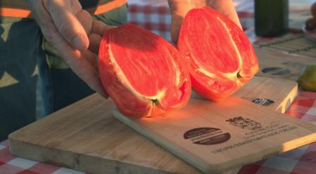 Interior carnoso y sin apenas semillas de un tomate Huevo de toro