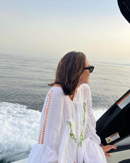 Tamara Falcó con el vestido de Massimo Dutti en Sotogrande