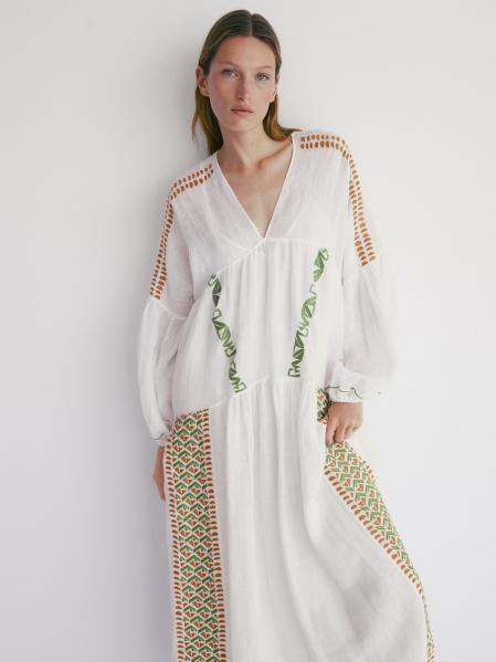 Vestido tipo túnica de Massimo Dutti