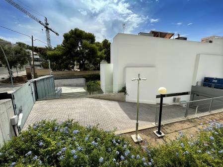 Cuatro encapuchados con armas agreden y roban al jugador del Barça Aubameyang en su casa de Castelldefels