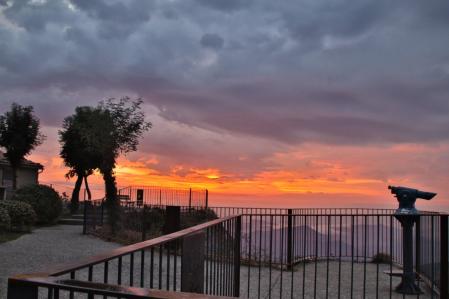 Amanecer en el Santuario del Far.