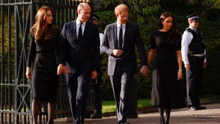 Kate y Guillermo, príncipes de Gales, junto a Enrique y Meghan, duques de Sussex, llegan al castillo de Windsor este sábado
