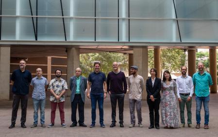 Los integrantes del Quartet Casals junto a otros intérpretes y compositores que participan de la II Biennal de Quartets de Barcelona